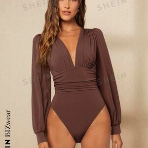 SHEIN brown deep V neck long sleeve ruched bodysuit - S